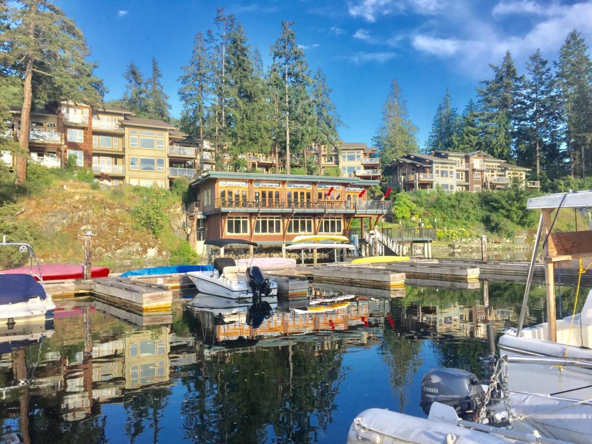 Painted Boat Resort Spa And Marina Madeira Park Eksteriør billede